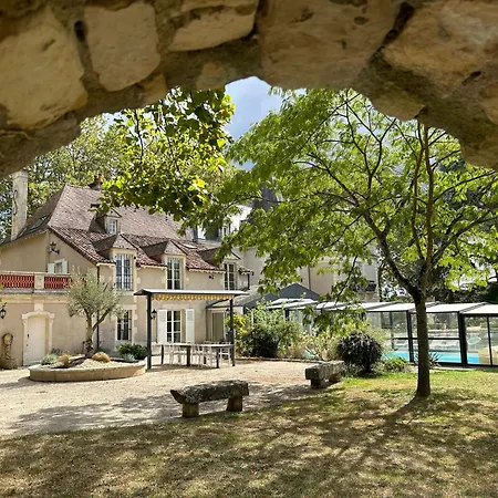 D'hôte Du Château L'hubertière Bed & Breakfast
